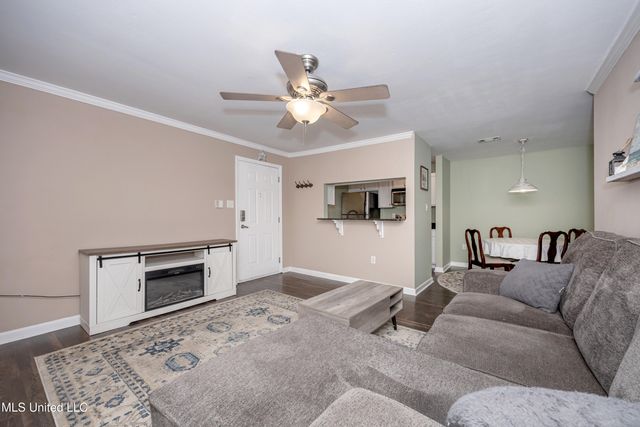 2421 Beachview Drive, H2, Ocean Springs, MS 39564