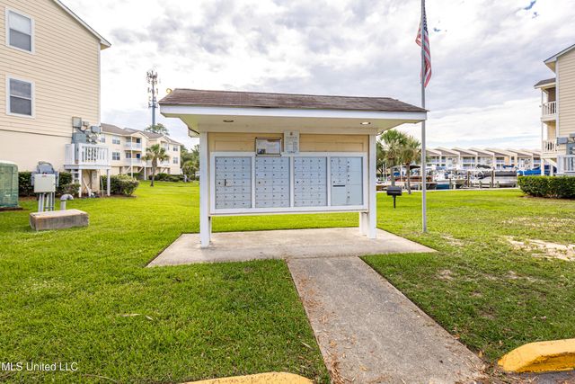 2421 Beachview Drive, H2, Ocean Springs, MS 39564