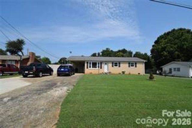 902 Carmel Drive, Gastonia, NC 28056