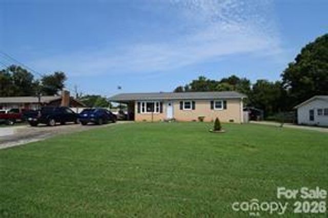 902 Carmel Drive, Gastonia, NC 28056