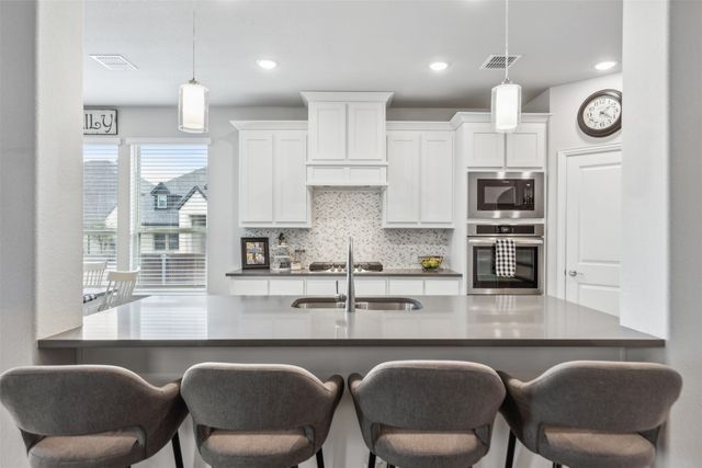 900 Superbloom Avenue, Justin, TX 76247