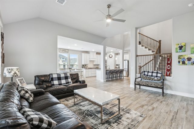 900 Superbloom Avenue, Justin, TX 76247