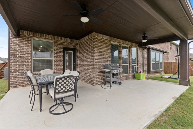 900 Superbloom Avenue, Justin, TX 76247