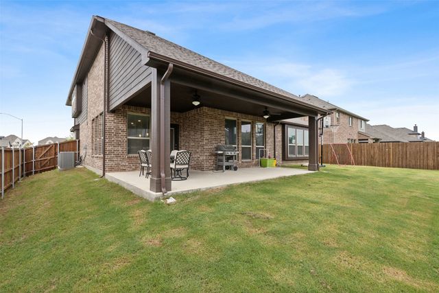 900 Superbloom Avenue, Justin, TX 76247