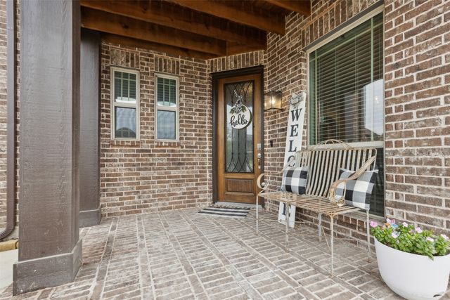 900 Superbloom Avenue, Justin, TX 76247