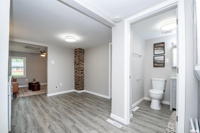 119 SUN VALLEY Court, East Peoria, IL 61611