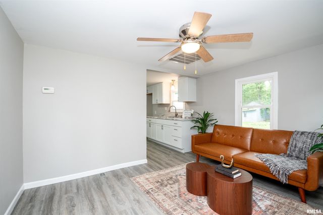 119 SUN VALLEY Court, East Peoria, IL 61611