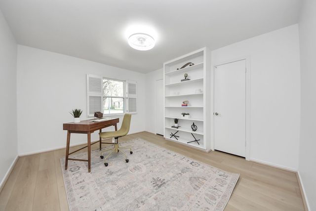 10719 Burgoyne Road, Houston, TX 77042