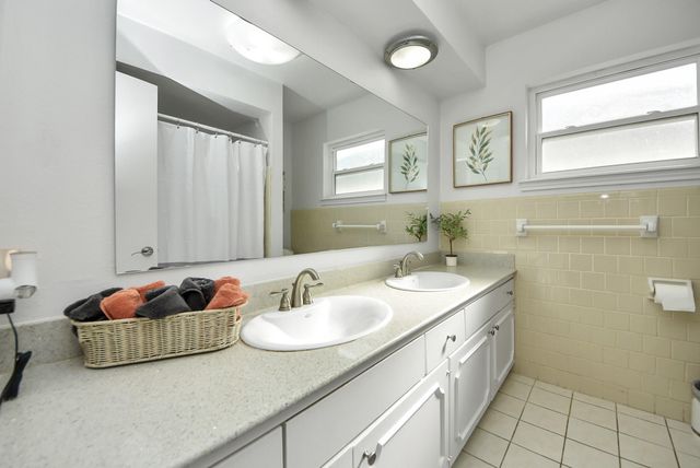 10719 Burgoyne Road, Houston, TX 77042