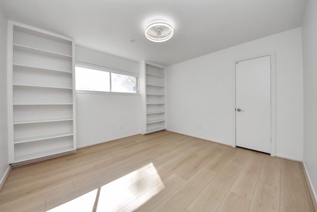 10719 Burgoyne Road, Houston, TX 77042