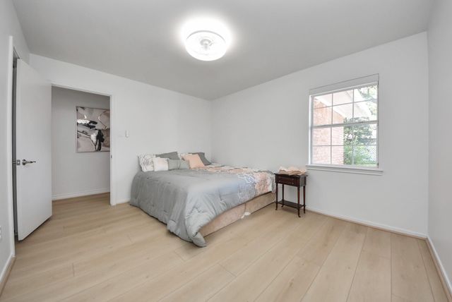 10719 Burgoyne Road, Houston, TX 77042