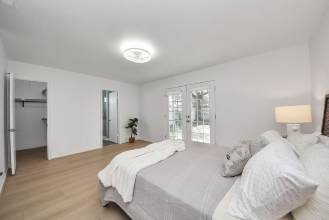 10719 Burgoyne Road, Houston, TX 77042