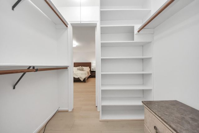 10719 Burgoyne Road, Houston, TX 77042