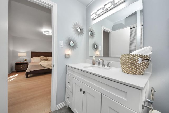 10719 Burgoyne Road, Houston, TX 77042