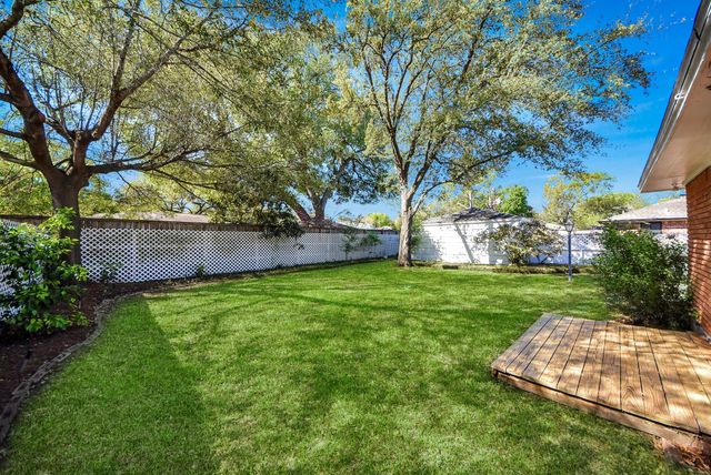 10719 Burgoyne Road, Houston, TX 77042