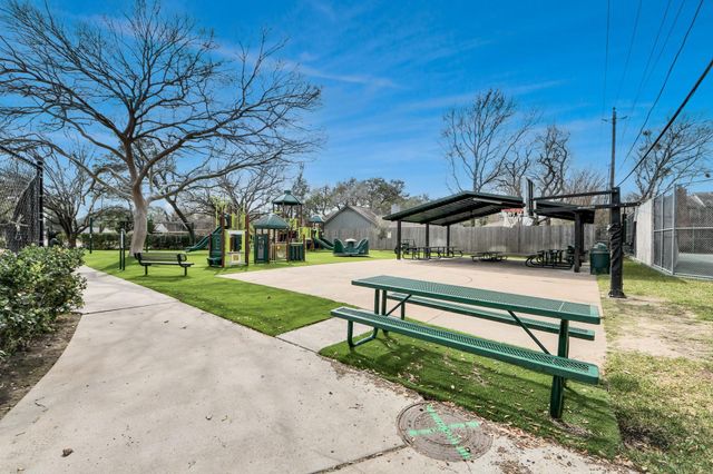 10719 Burgoyne Road, Houston, TX 77042