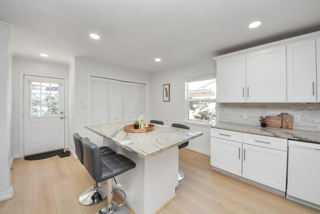 10719 Burgoyne Road, Houston, TX 77042