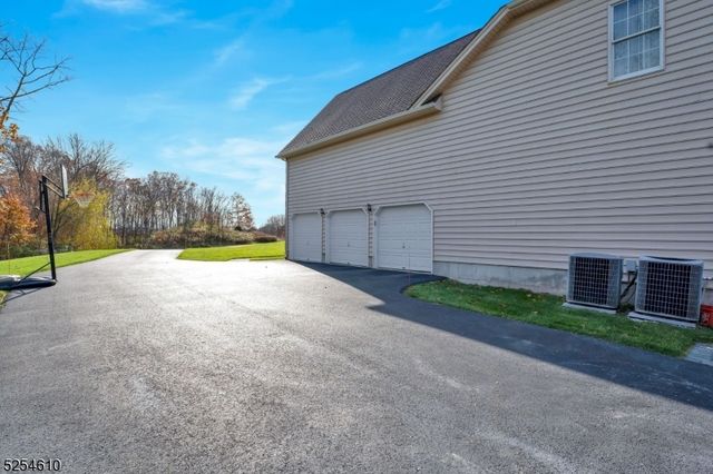48 Flagstone Hill Rd, Wantage Twp., NJ 07461