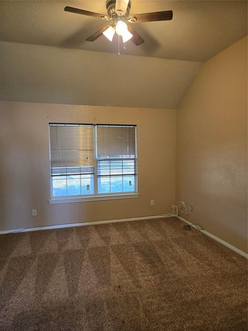 2607 Cherrylawn DR, Taylor, TX 76574