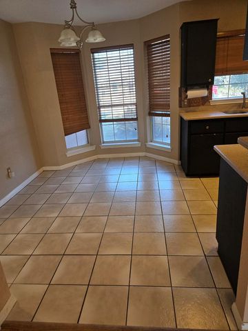 2607 Cherrylawn DR, Taylor, TX 76574