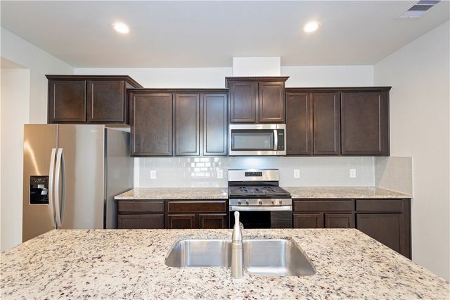 1270 Breebry Dr, Corpus Christi, TX 78415