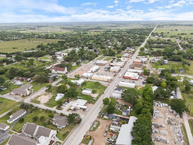 9115 Main Street, Needville, TX 77461