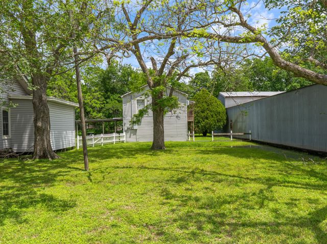 9115 Main Street, Needville, TX 77461