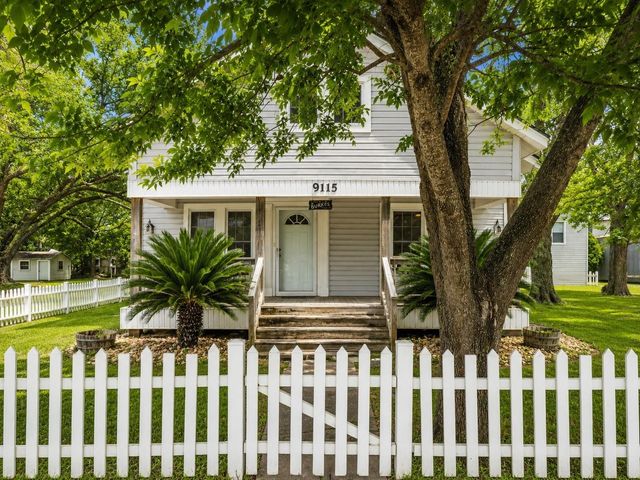 9115 Main Street, Needville, TX 77461