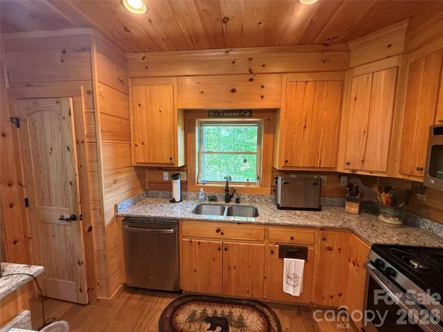 96 Boysenberry Drive, Nebo, NC 28761