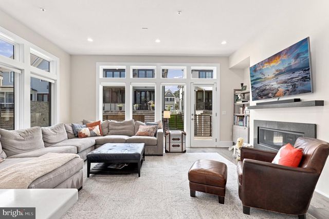 170 WINSOME CIR, Bethesda, MD 20814