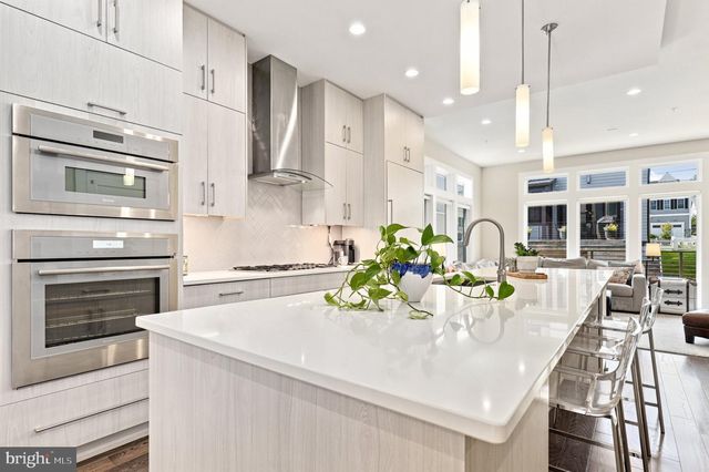 170 WINSOME CIR, Bethesda, MD 20814