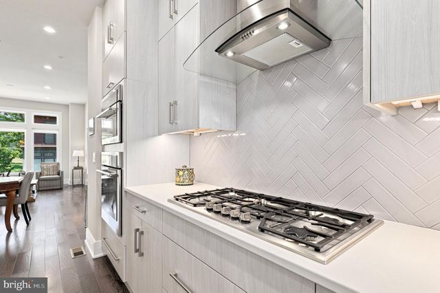 170 WINSOME CIR, Bethesda, MD 20814