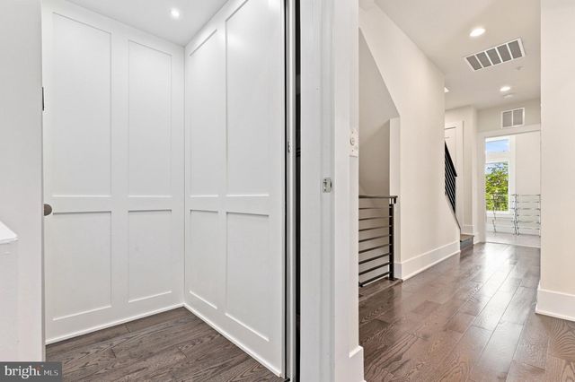 170 WINSOME CIR, Bethesda, MD 20814