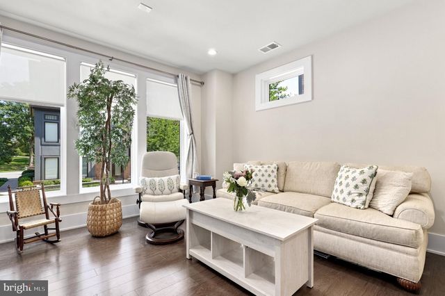 170 WINSOME CIR, Bethesda, MD 20814