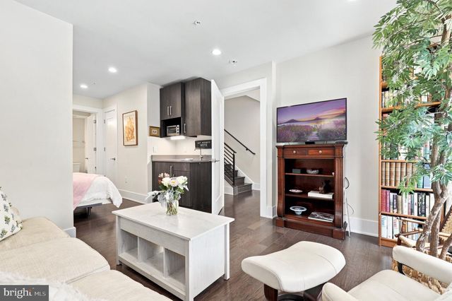 170 WINSOME CIR, Bethesda, MD 20814