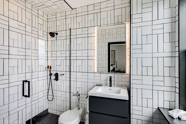 3500 N Lake Shore Drive 11C, Chicago, IL 60657