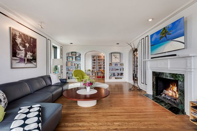 3500 N Lake Shore Drive 11C, Chicago, IL 60657
