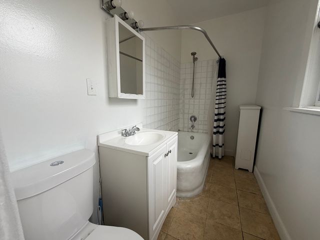 4515 N Hamlin Avenue 2, Chicago, IL 60625