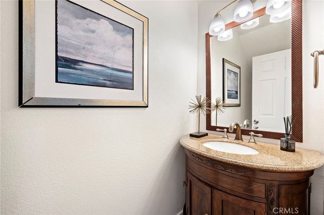 302 San Nicholas Court, Laguna Beach, CA 92651