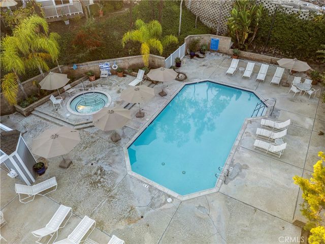 302 San Nicholas Court, Laguna Beach, CA 92651