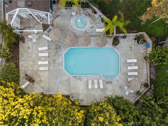 302 San Nicholas Court, Laguna Beach, CA 92651