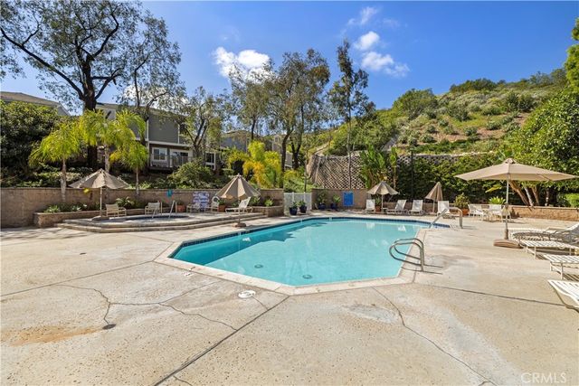 302 San Nicholas Court, Laguna Beach, CA 92651