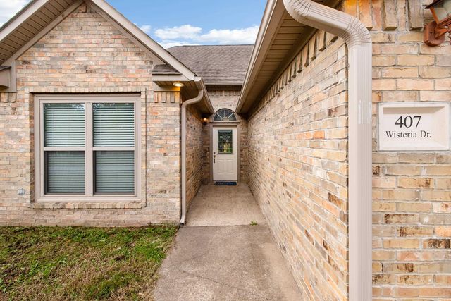 407 Wisteria Drive, Bauxite, AR 72011