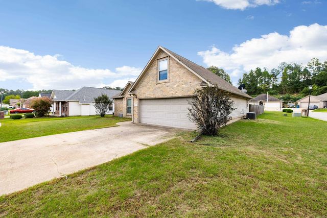 407 Wisteria Drive, Bauxite, AR 72011