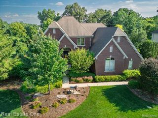 1067 Newgate Court, Oakland, MI 48363