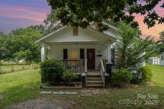 201 Oakland Drive, Lowell, NC 28098