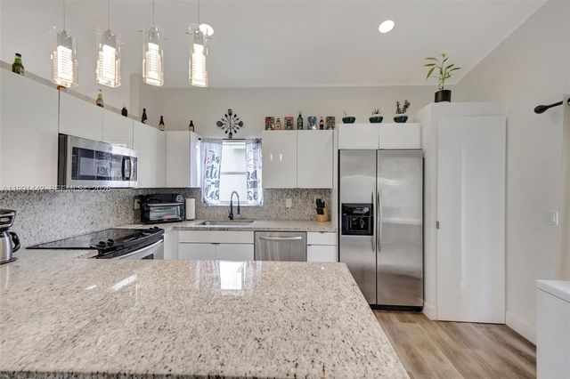 12113 SW 249th St, Homestead, FL 33032