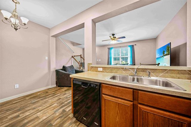 6808 Carrington Lane, Fort Worth, TX 76137