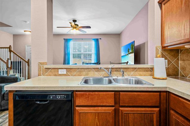 6808 Carrington Lane, Fort Worth, TX 76137