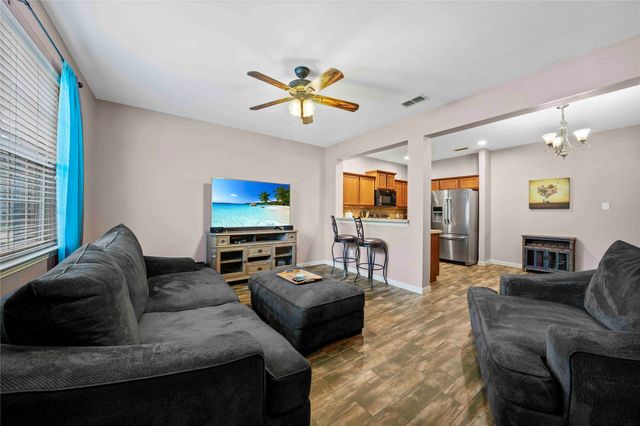 6808 Carrington Lane, Fort Worth, TX 76137